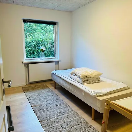 Villa Spacious House With Garden And Parking Near Boxen