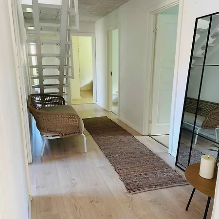 Spacious House With Garden And Parking Near Boxen