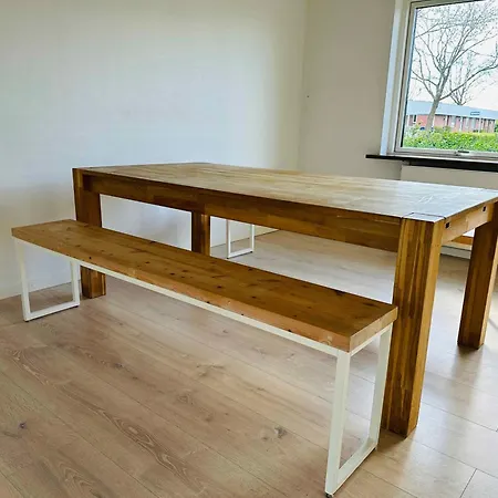 Spacious House With Garden And Parking Near Boxen Villa *